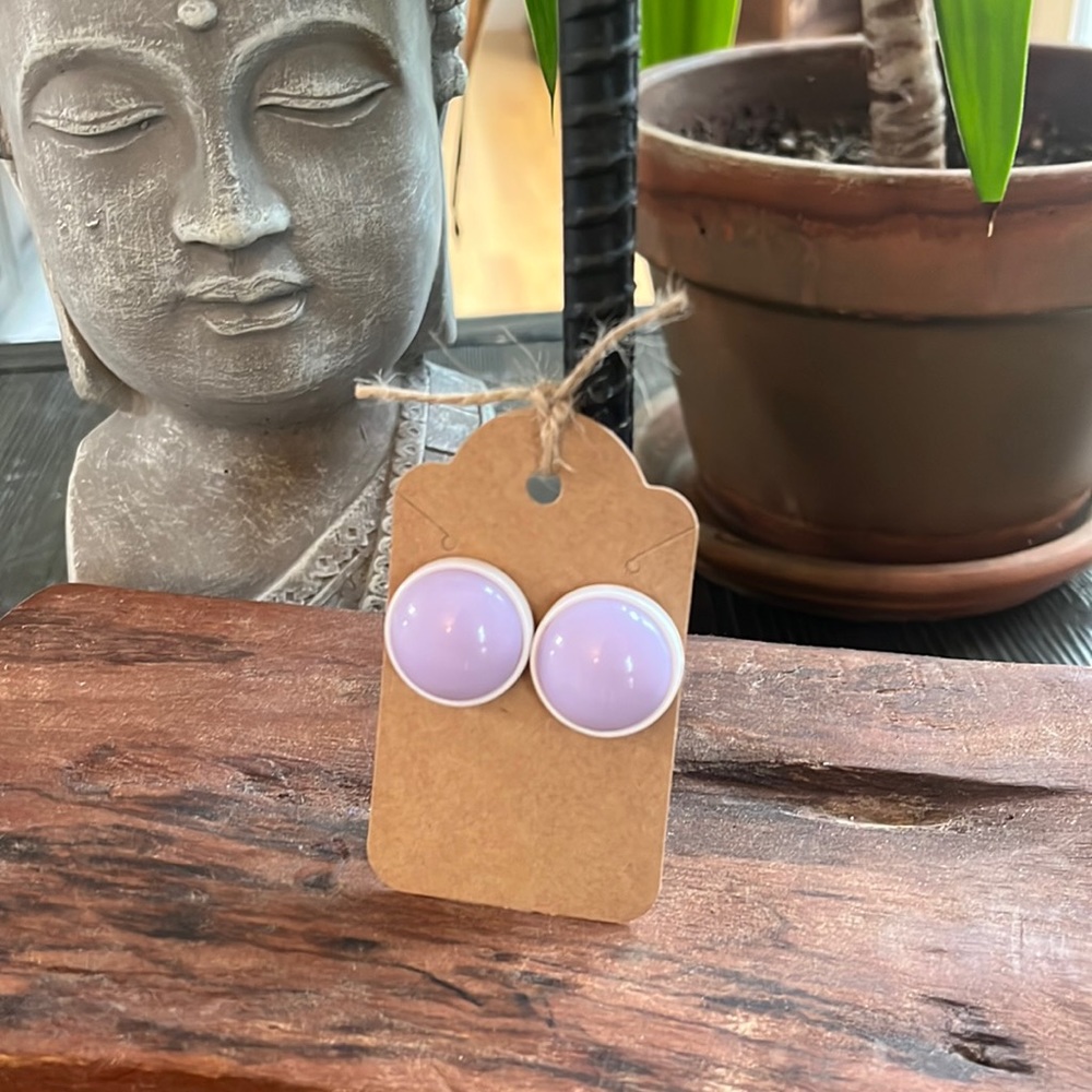 Vintage purple and white round acrylic earrings